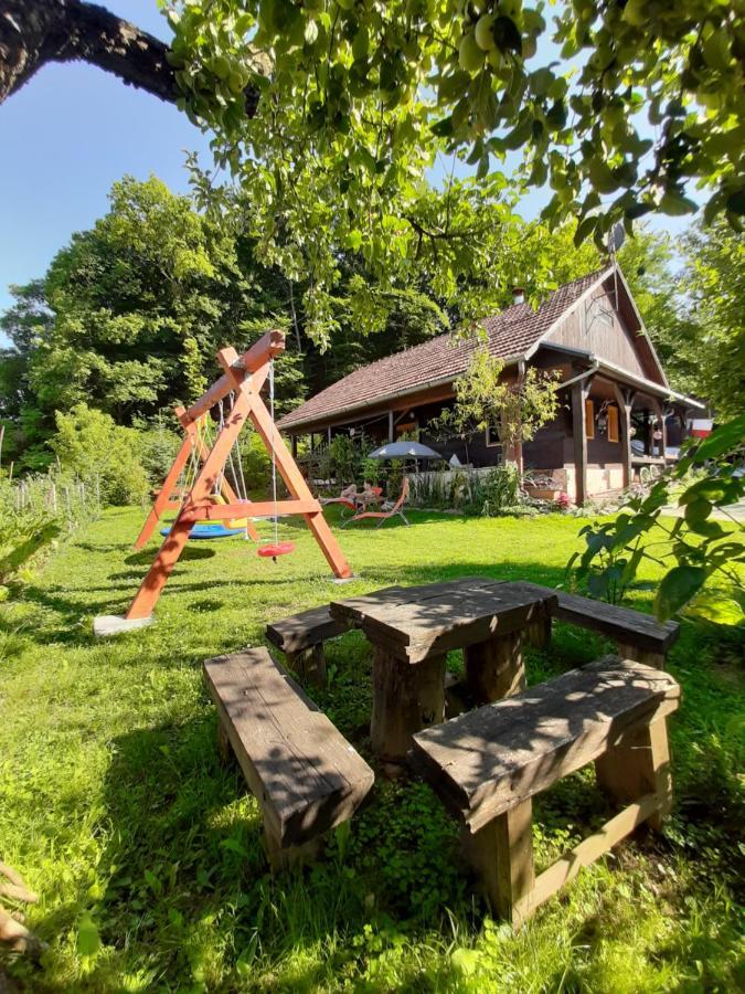 Kuca Viola, Traditional Wooden House In Tuhelj Exterior foto