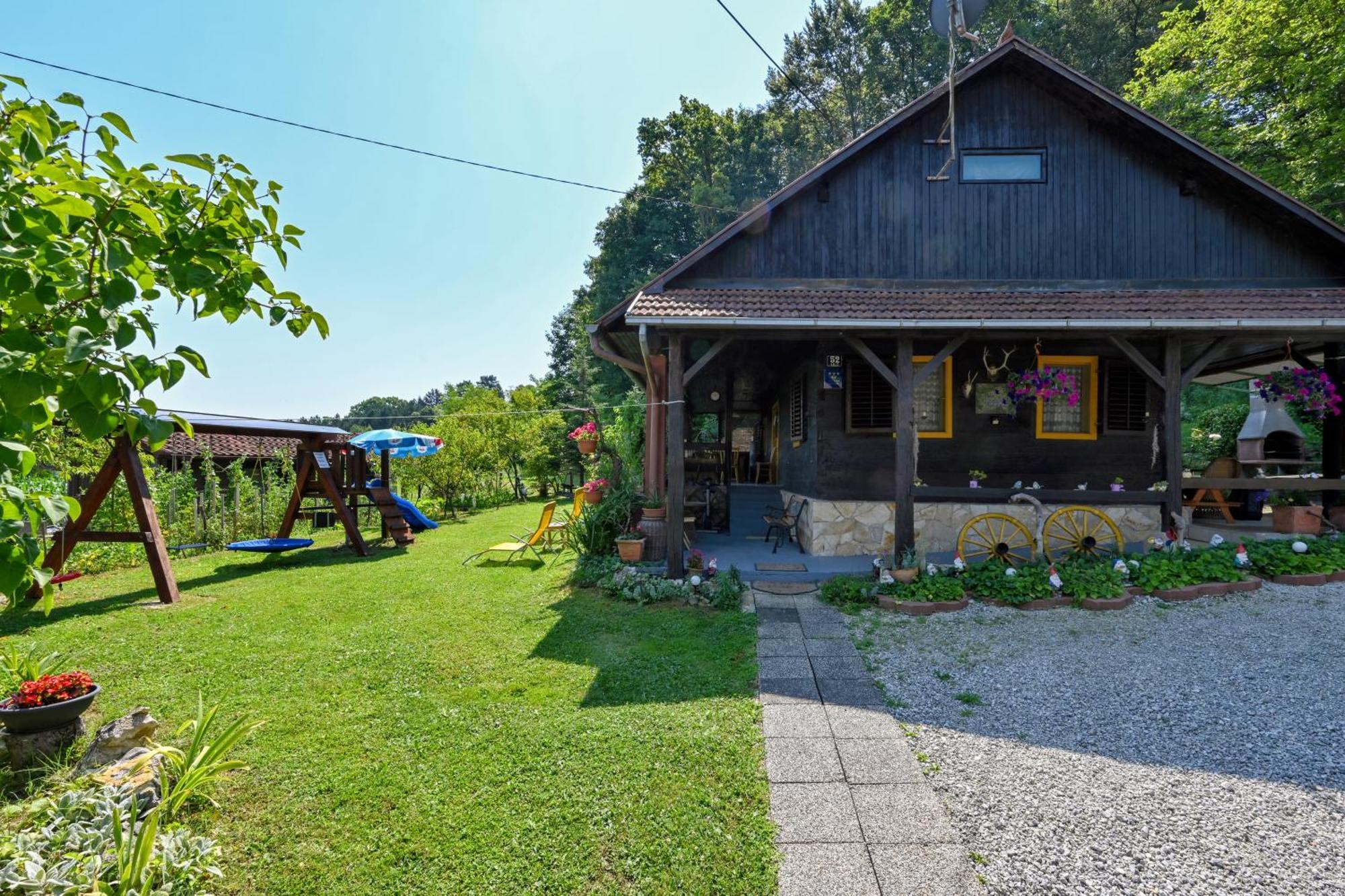 Kuca Viola, Traditional Wooden House In Tuhelj Exterior foto