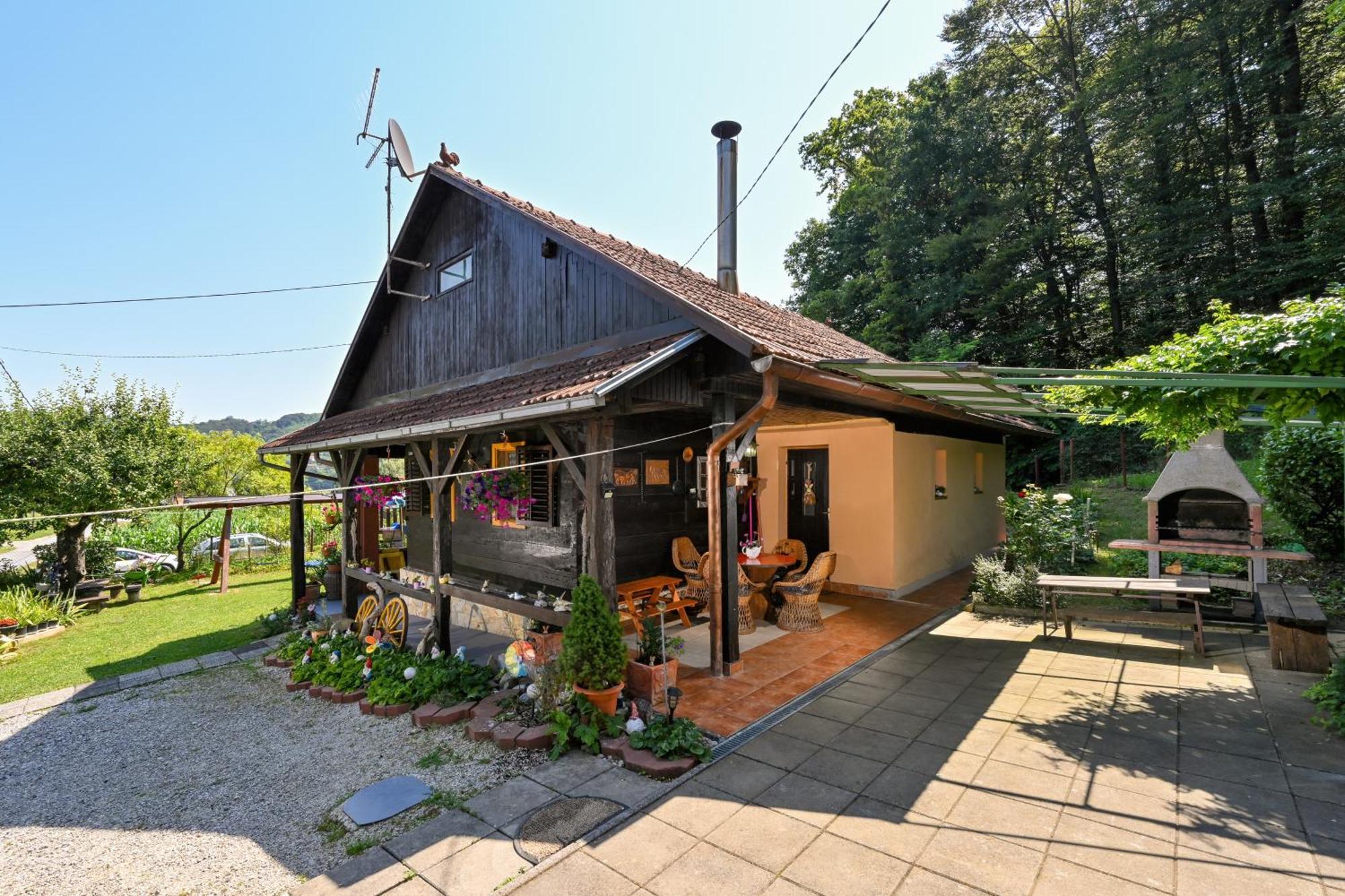 Kuca Viola, Traditional Wooden House In Tuhelj Exterior foto